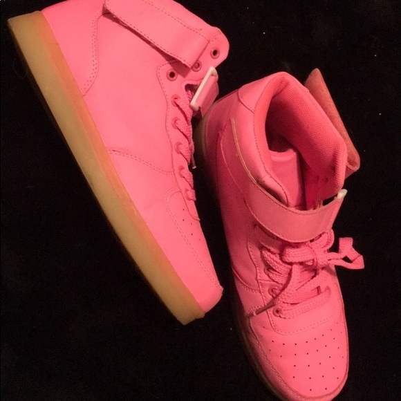 pink LED shoes 💗🤩 - Picture 2 of 3